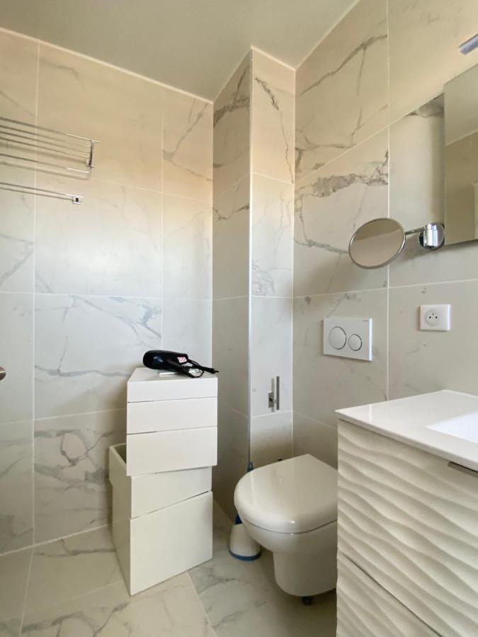 T3 Climatise Villa Juana Avec Parking Et Proche Plage Antibes Luaran gambar
