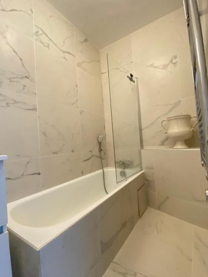 T3 Climatise Villa Juana Avec Parking Et Proche Plage Antibes Luaran gambar